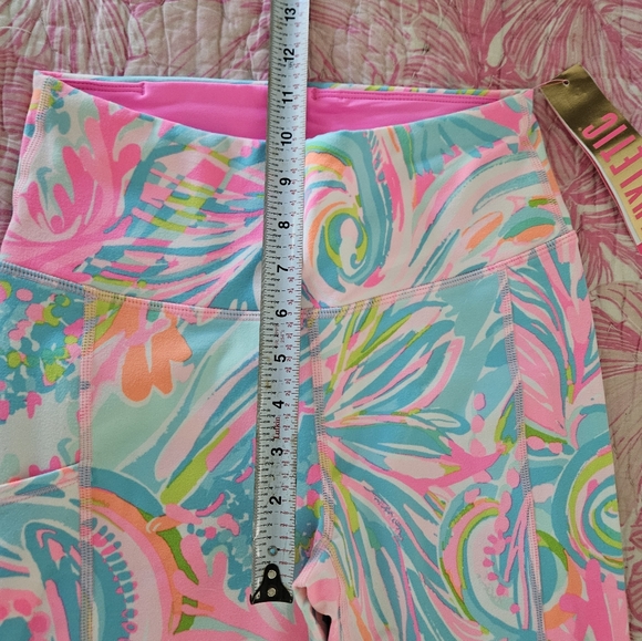 NWT Lilly Pulitzer UPF 50 Luxletic 24" High Rise Weekender Midi Legging NwT - Picture 11 of 13